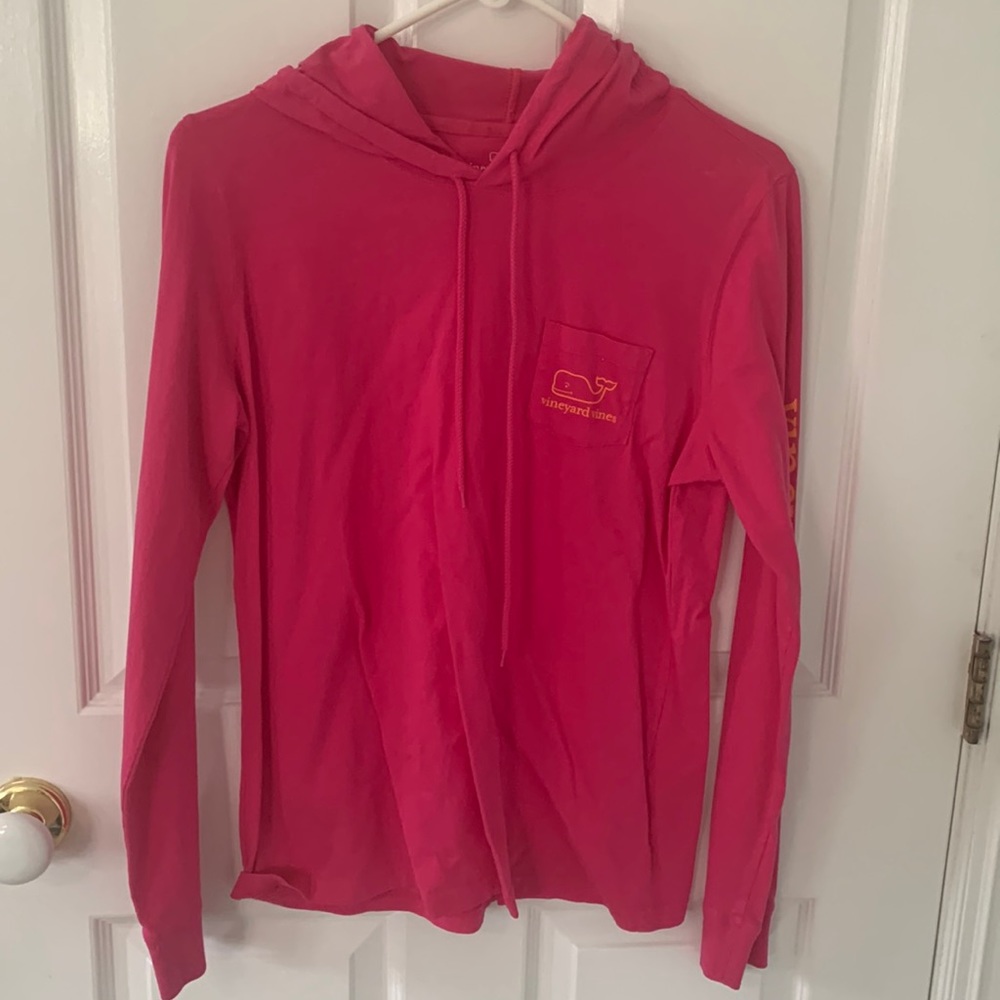 Pink/orange vineyard vines hoodie woman’s Medium
